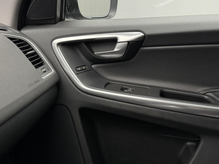 Volvo XC60 D4 MOMENTUM AUT CZ 2.4 d Momentum