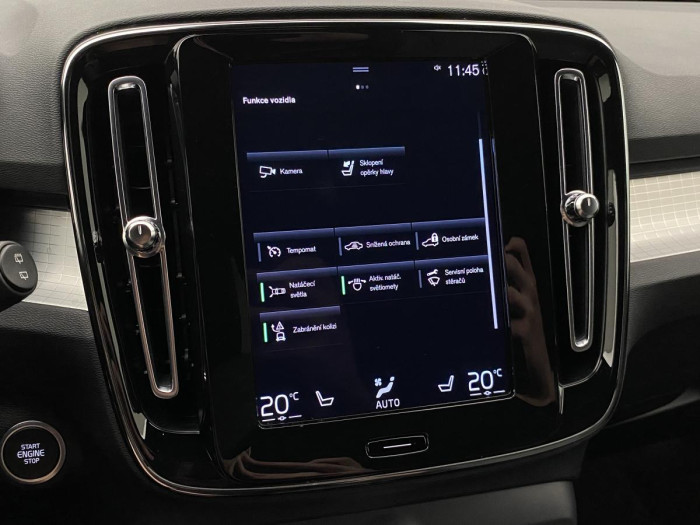 Volvo XC40 B4 MOMENTUM AUT REZERVACE 2.0 Momentum