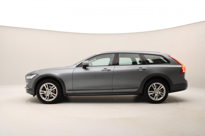 Volvo V90 CC D5 AWD MOMENTUM REZERVACE 2.0 d CC CC Momentum