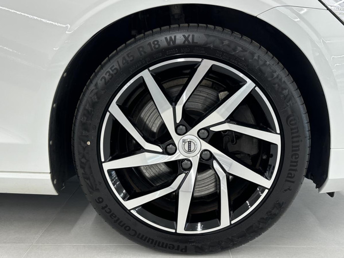 Volvo V60 T5 MOMENTUM POLESTAR REZERVACE 2.0 Momentum