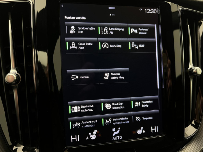 Volvo XC60 B4 AWD R-DESIGN AUT