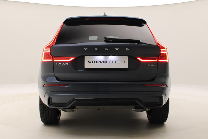 Volvo XC60 B5 AWD ULTIMATE DARK AUT 1.maj