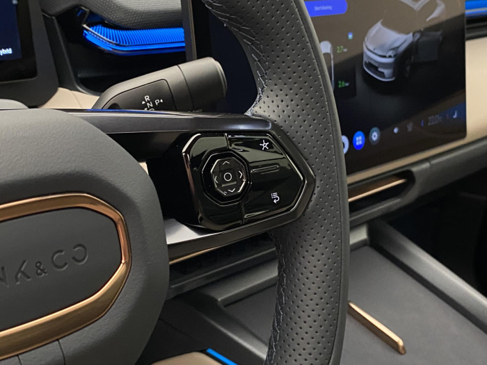 Lynk & Co 08 MORE PHEV