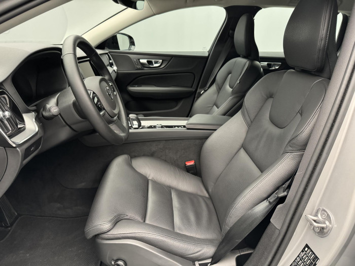 Volvo V60 B4 DARK PLUS AUT CZ 1.maj