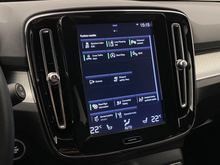 Volvo XC40 B4 AWD MOMENTUM AUT CZ 2.0 Momentum