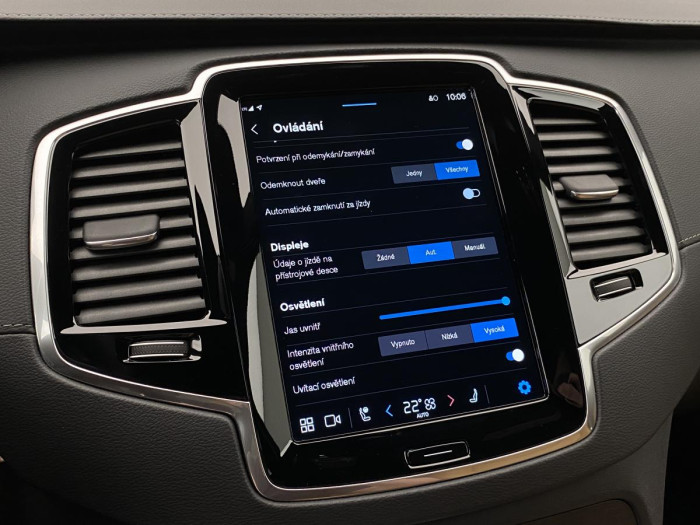 Volvo XC90 T8 AWD ULTIMATE DARK REZERVACE