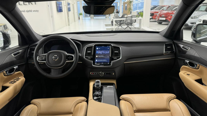 Volvo XC90 B5 AWD ULTIMATE REZERVACE