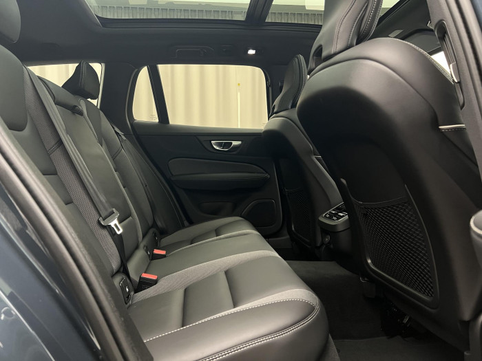 Volvo V60 B4 ULTRA DARK AUT 1.maj.