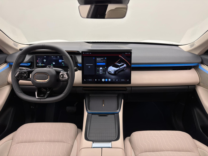 Lynk & Co 08 MORE PHEV