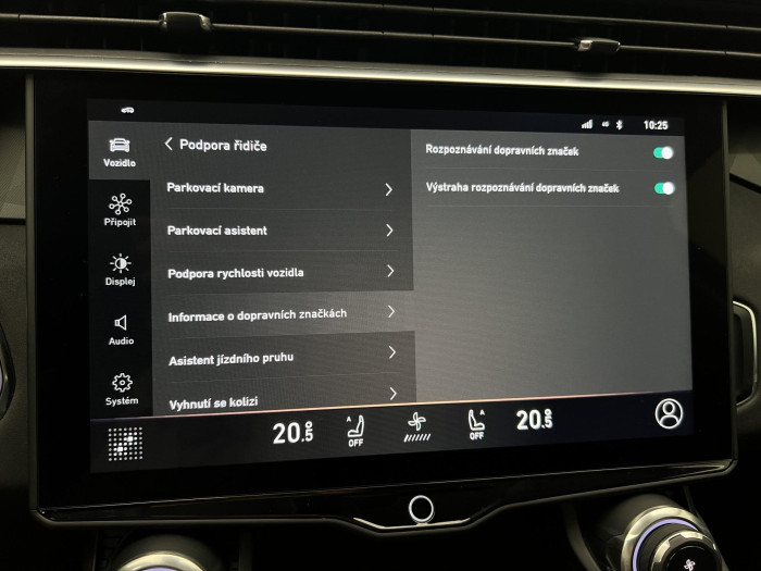 Lynk & Co 01 HEV DCT AUT
