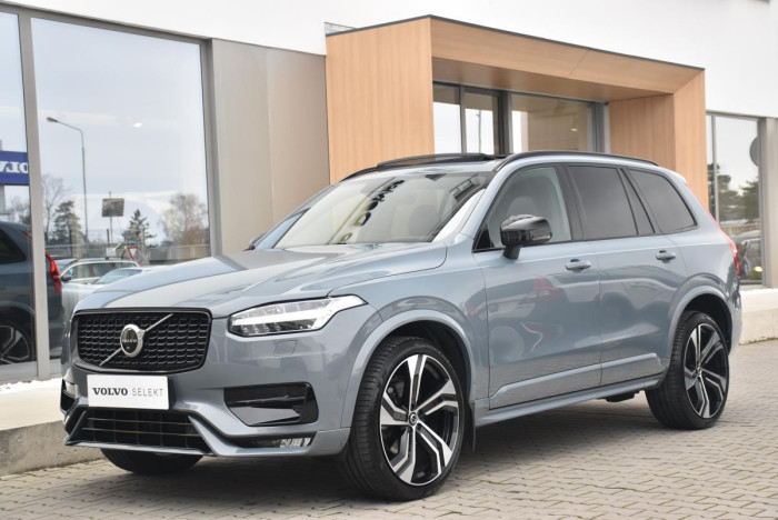 Volvo XC90 B5 AWD R-Design REZERVACE