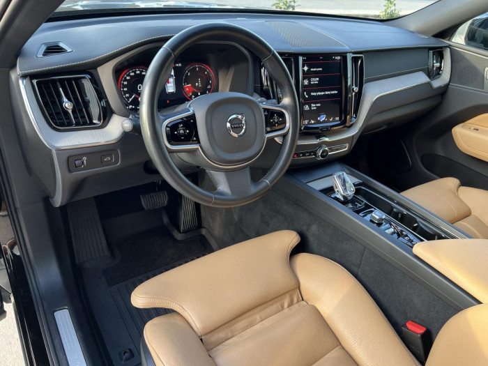 Volvo XC60 B4 AWD INSCRIPTION Aut CZ