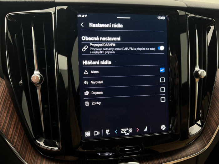 Volvo XC60 B4 AWD PLUS DARK AUT CZ