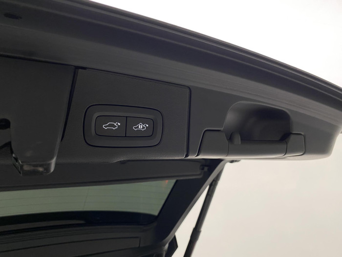 Volvo XC60 B4 AWD DARK PLUS AUT