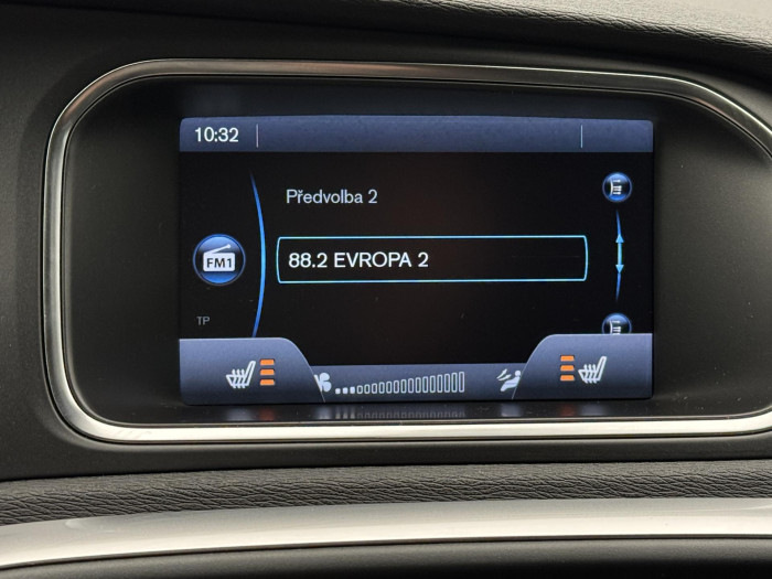 Volvo V40 CC T5 AWD SUMMUM REZERVACE 2.5 CC CC Summum