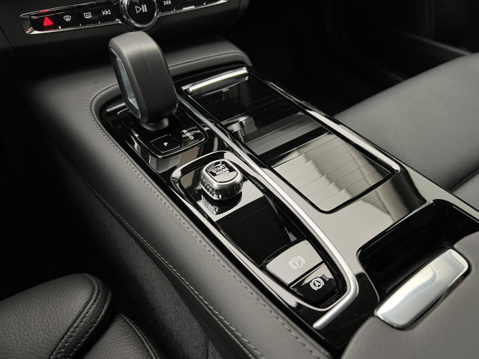 Volvo V90 T6 AWD RECHARGE PLUS DARK AUT