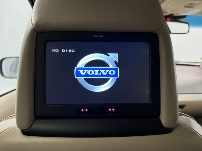 Volvo XC90 D5 AWD SUMMUM AUT 7 míst 2.4 d Summum