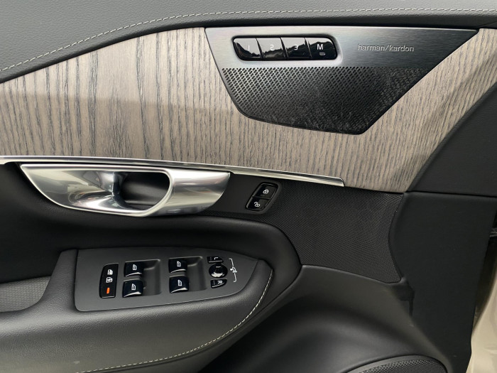 Volvo XC90 B5 AWD DARK PLUS AUT CZ