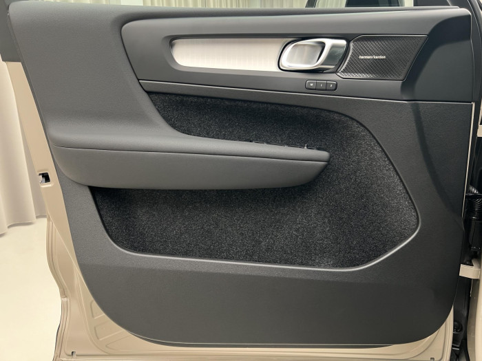 Volvo XC40 B3 DARK PLUS AUT