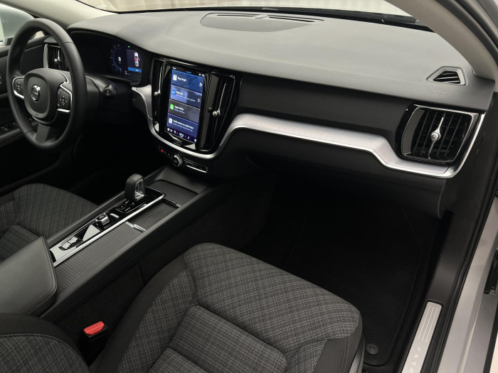 Volvo V60 B3 CORE AUT 1.maj.