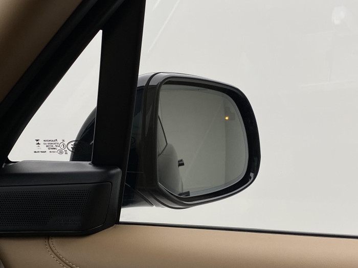 Land Rover Range Rover SV P615 SWB