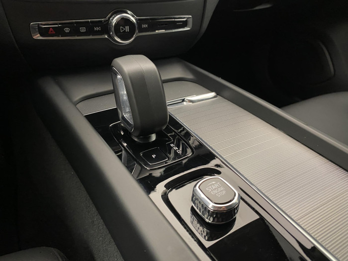 Volvo V60 B4 DARK PLUS AUT REZERVACE