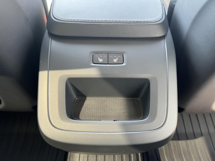 Volvo XC90 D5 AWD INSCRIPTION 7MÍSTNÁ Aut 2.0 d