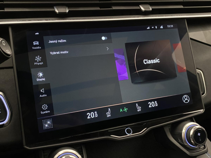 Lynk & Co 01 PHEV DCT AUT 1.maj. REZERVACE