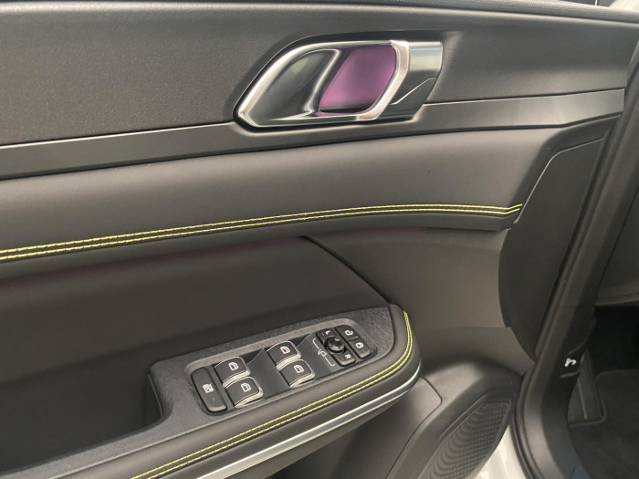 Lynk & Co 01 01 MORE PHEV DEMO