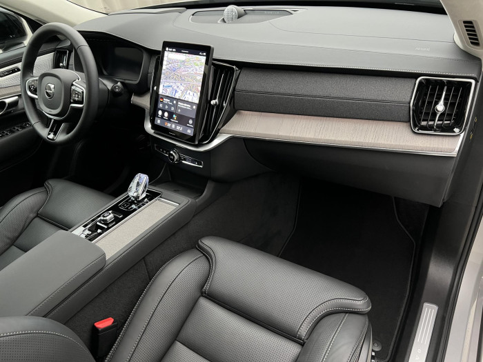 Volvo XC90 T8 AWD RECHARGE ULTRA DARK AUT