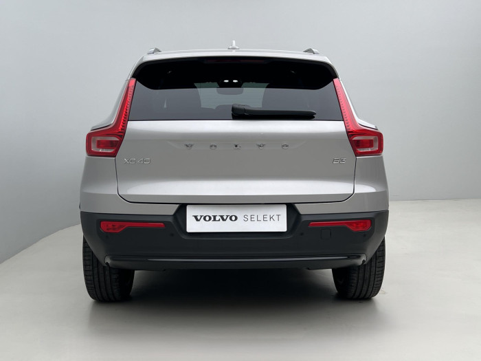 Volvo XC40 B3 ULTRA DARK AUT CZ 1.maj.
