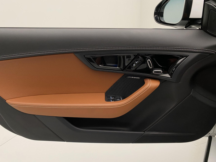 Jaguar F-Type P450 R-DYNAMIC AUT 5.0 Dynamic