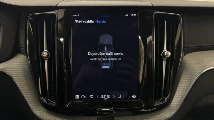 Volvo XC60 B4 AWD ULTIMATE REZERVACE
