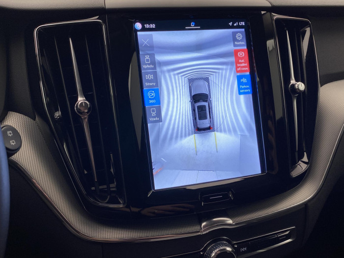 Volvo XC60 B5 AWD DARK PLUS AUT CZ