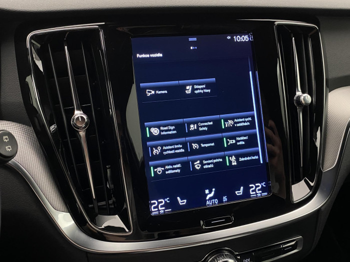 Volvo V60 B3 DARK PLUS REZERVACE