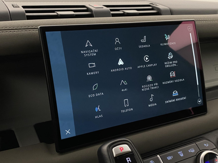 Land Rover Defender 110 D250 SE AWD AUT REZERVACE 3.0 d SE