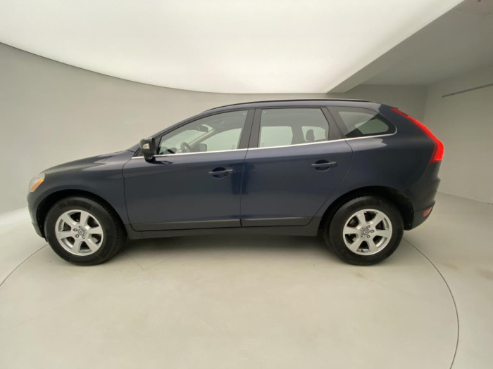 Volvo XC60 D5 AWD MOMENTUM REZERVACE 2.4 d Momentum