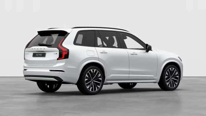 Volvo XC90 B5 AWD AUT DARK ULTRA 7 míst