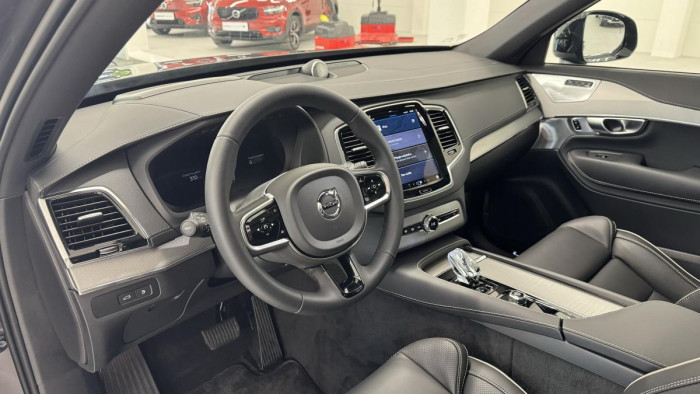 Volvo XC90 T8 AWD ULTIMATE DARK REZERVACE