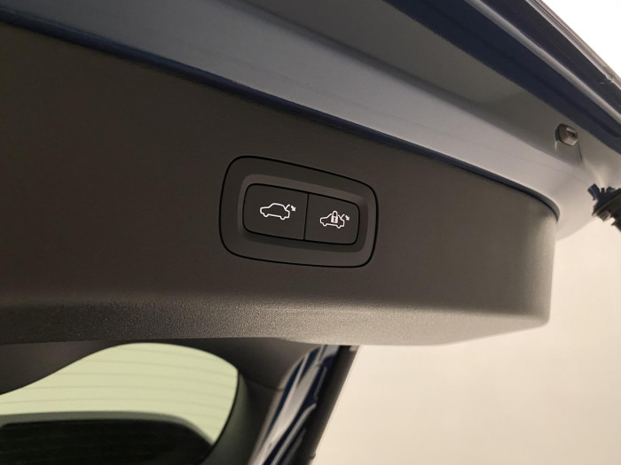 Lynk & Co 01 PHEV DCT AUT 1.maj REZERVACE