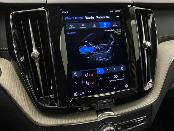 Volvo XC60 B5 AWD INSCRIPTION AUT