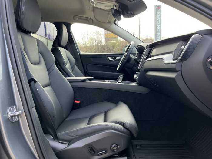 Volvo XC60 B4 MOMENTUM Aut 1.maj. 2.0 Momentum