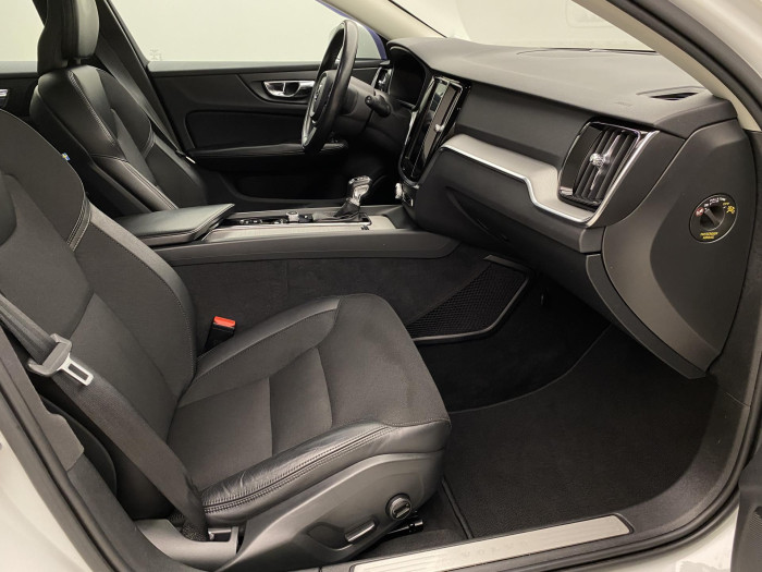 Volvo V60 CC D4 AWD MOMENTUM AUT 2.0 d CC CC Momentum