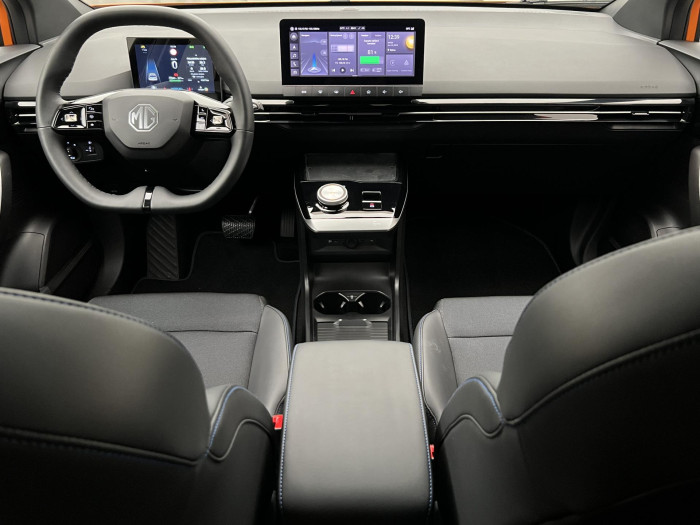 MG MG4 EV EXCLUSIVE 64 kWh CZ 1.maj. Exclusive