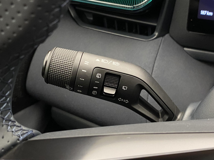 Lynk & Co 08 MORE PHEV