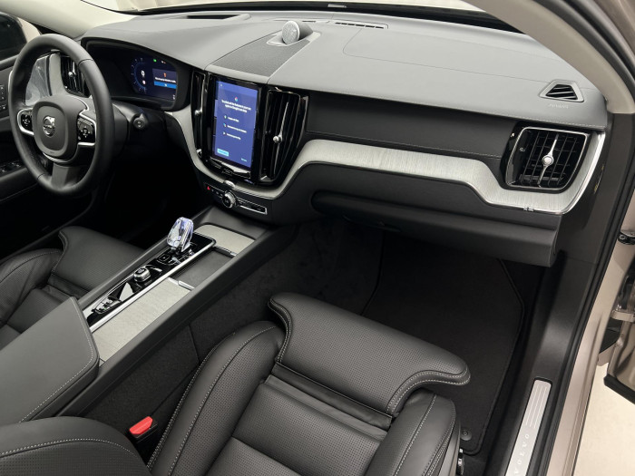 Volvo XC60 T6 AWD RECHARGE ULTRA DARK CZ