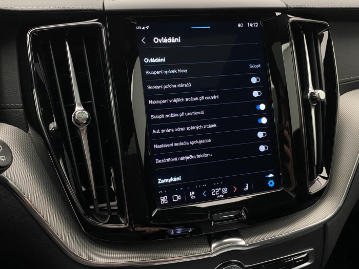 Volvo XC60 B5 AWD R-DESIGN AUT