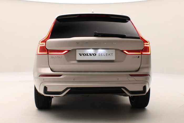 Volvo XC60 B4 AWD PLUS DARK AUT CZ 1.maj. 2.0 Plus