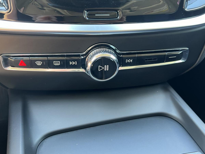 Volvo V60 D3 MOMENTUM Aut CZ REZERVACE 2.0 d Momentum