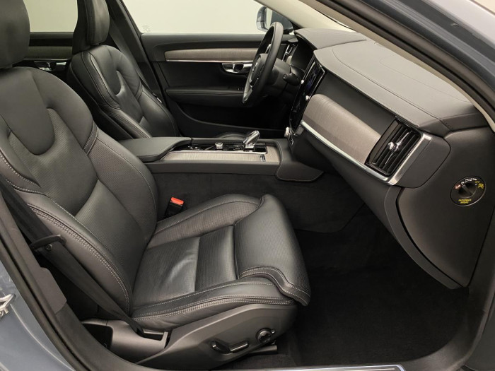 Volvo V90 B5 AWD INSCRIPTION REZERVACE